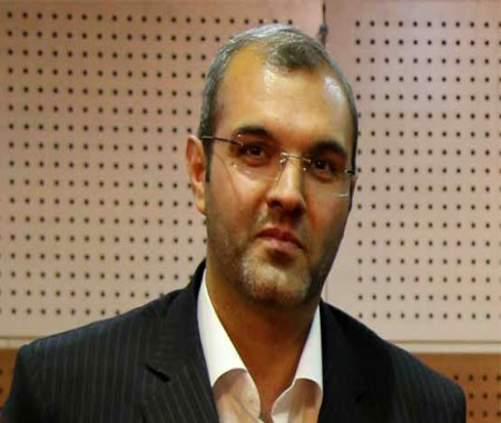 شهرداری قم ۲۰۰ بسته آذین‌بندی محرم را بین مساجد توزیع کرد